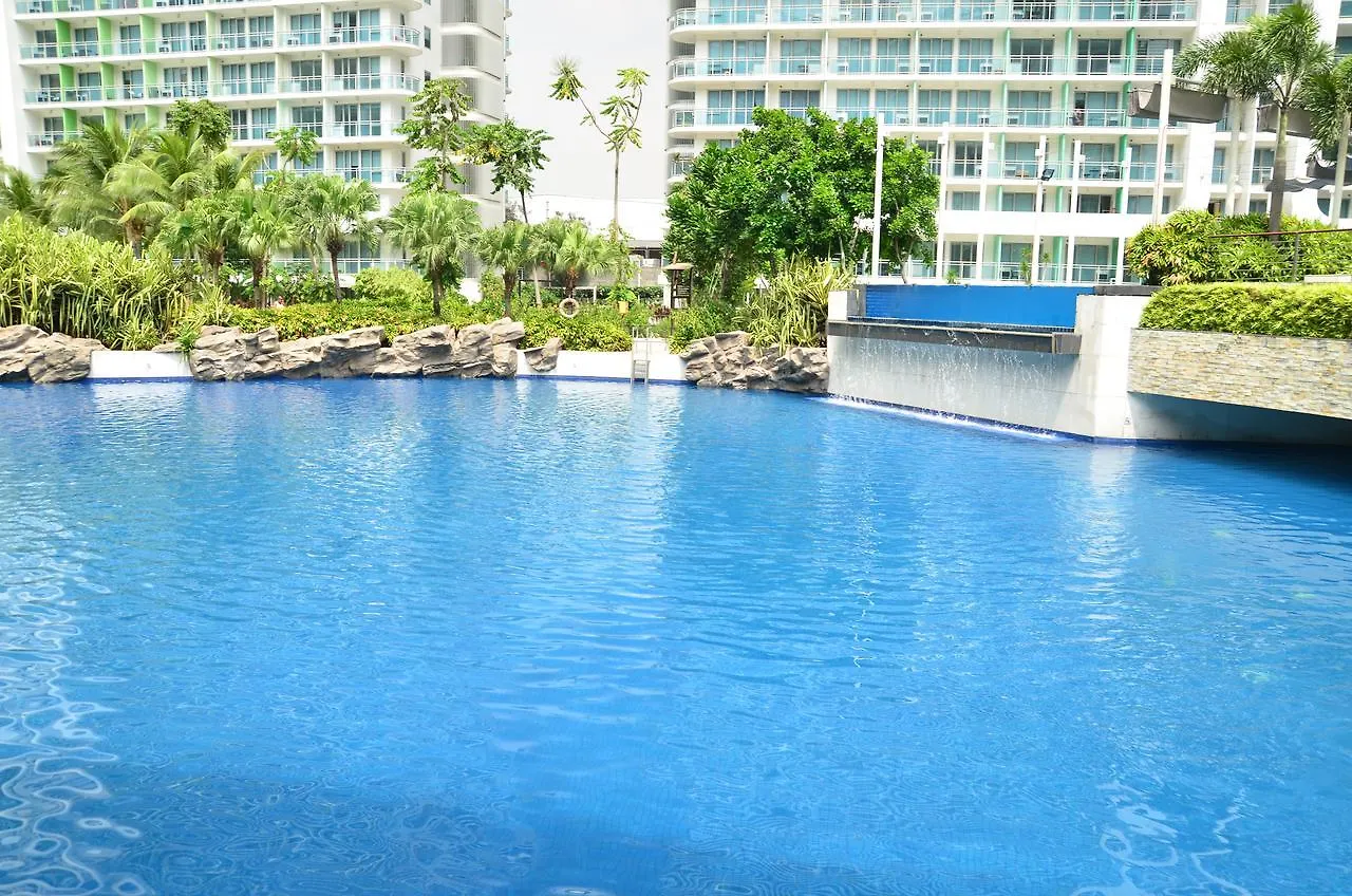Azure Urban Resort residencias Manila